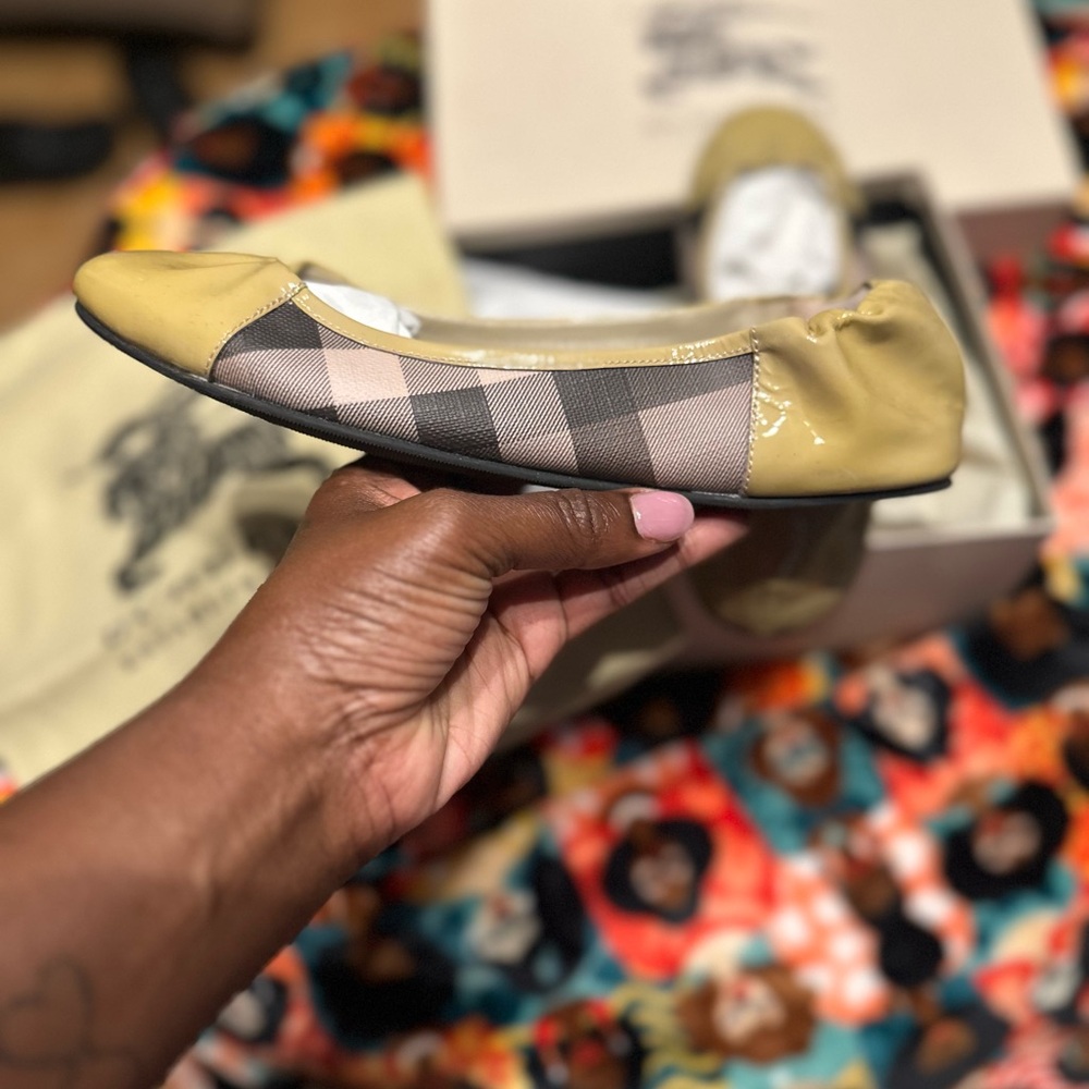 💛🤎 Burberry Yellow and Gray Checkered Flats